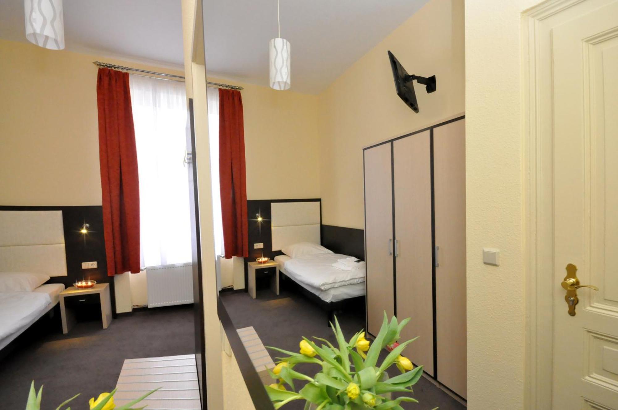 Hotel Bova Frankfurt am Main Buitenkant foto